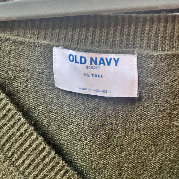 Old Navy Deep Green V-Neck Sweater - Picture 3 of 5